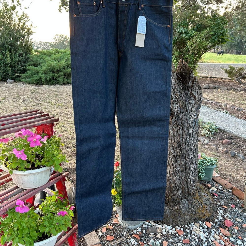 NWT Levi's 501 Dark Indigo Jeans - Picture 5 of 9